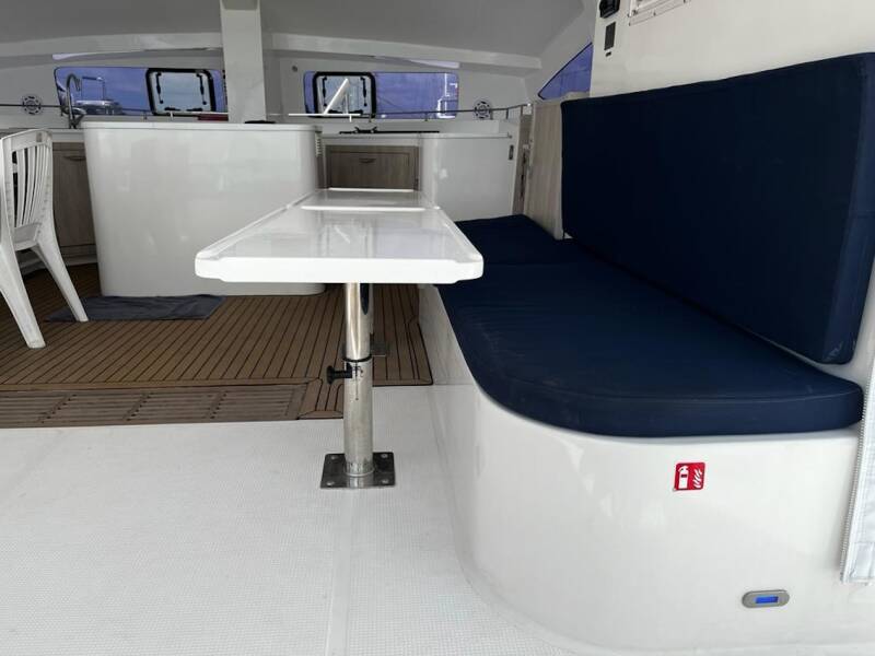 Island Spirit 410 Gauthai