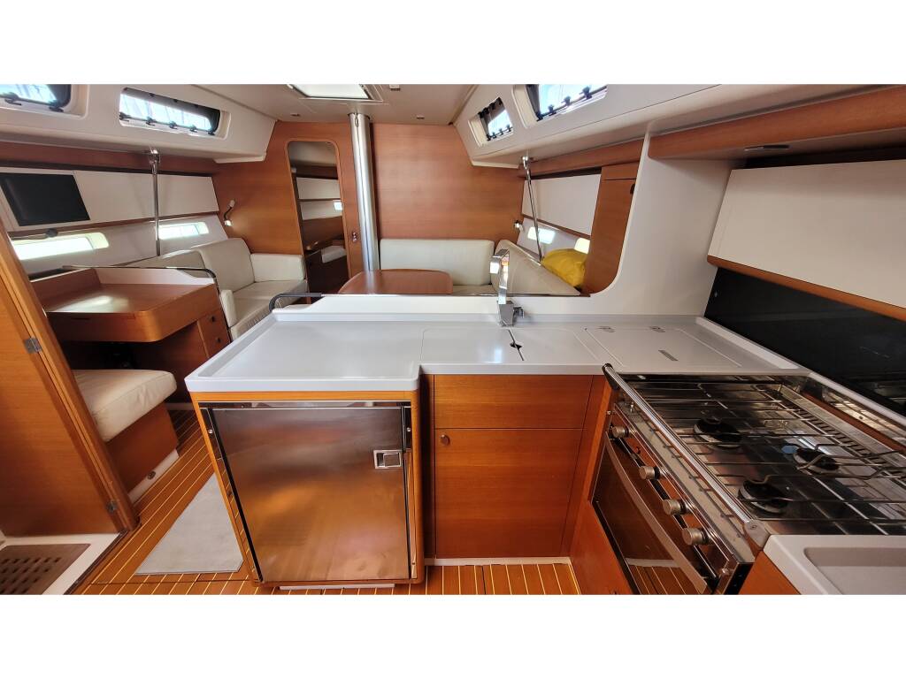 Italia Yachts 13.98 Papillon
