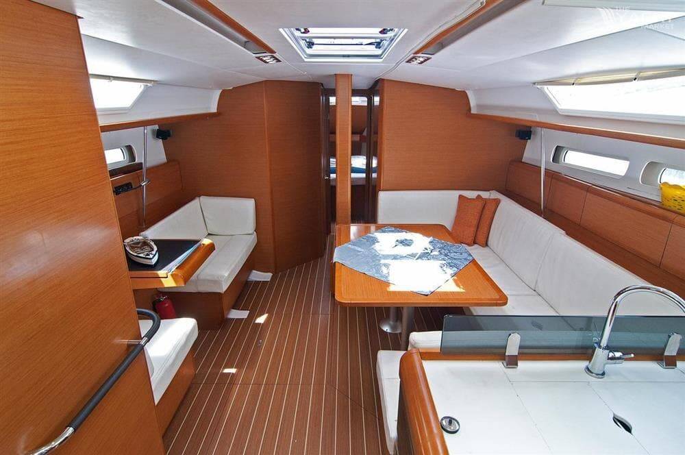 Jeanneau 439 Marina 1