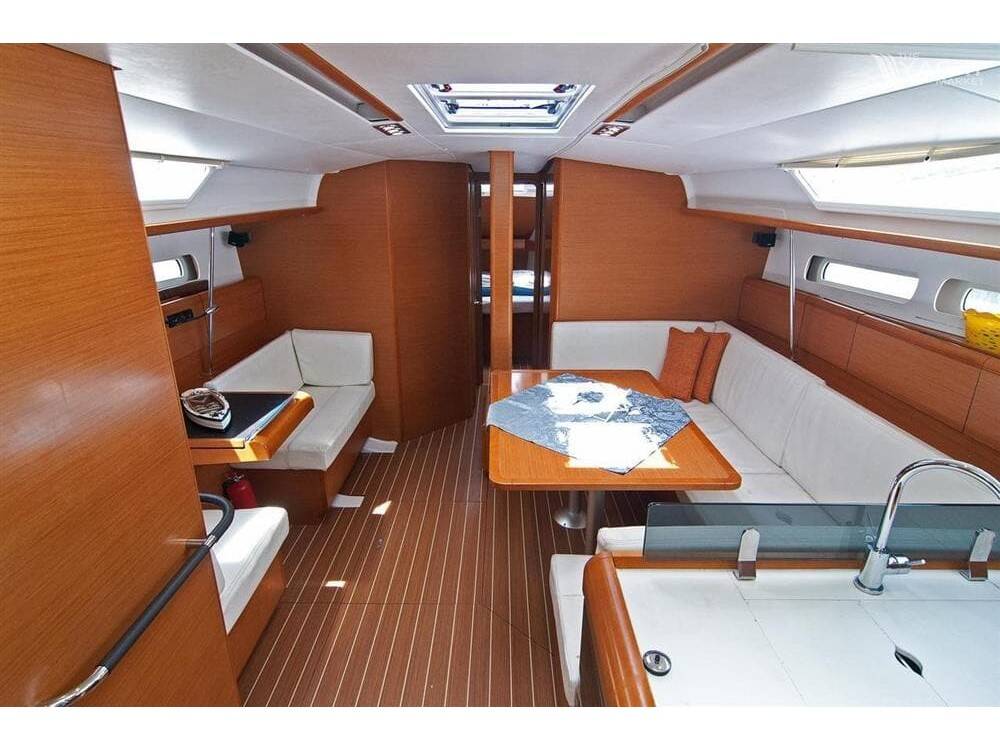 Jeanneau 439 Marina 1