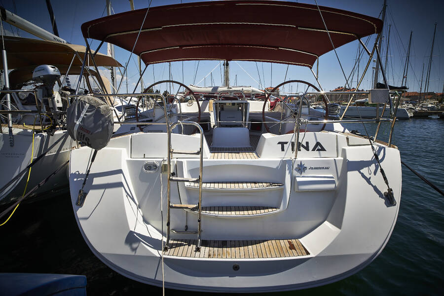 Jeanneau 53 • Tina