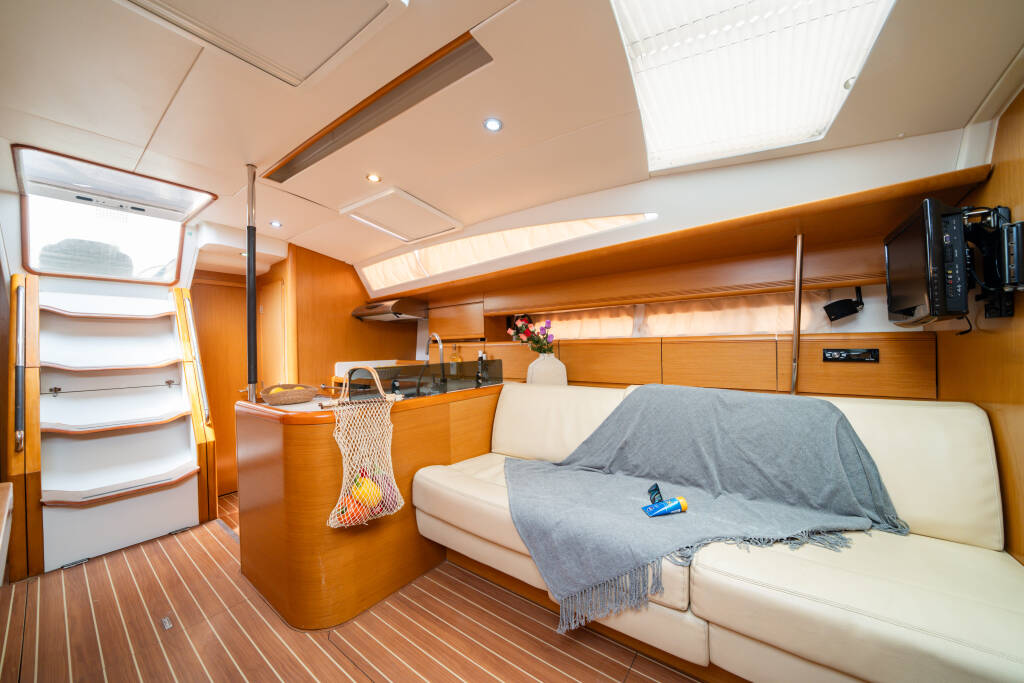 Jeanneau 53  REGINA V