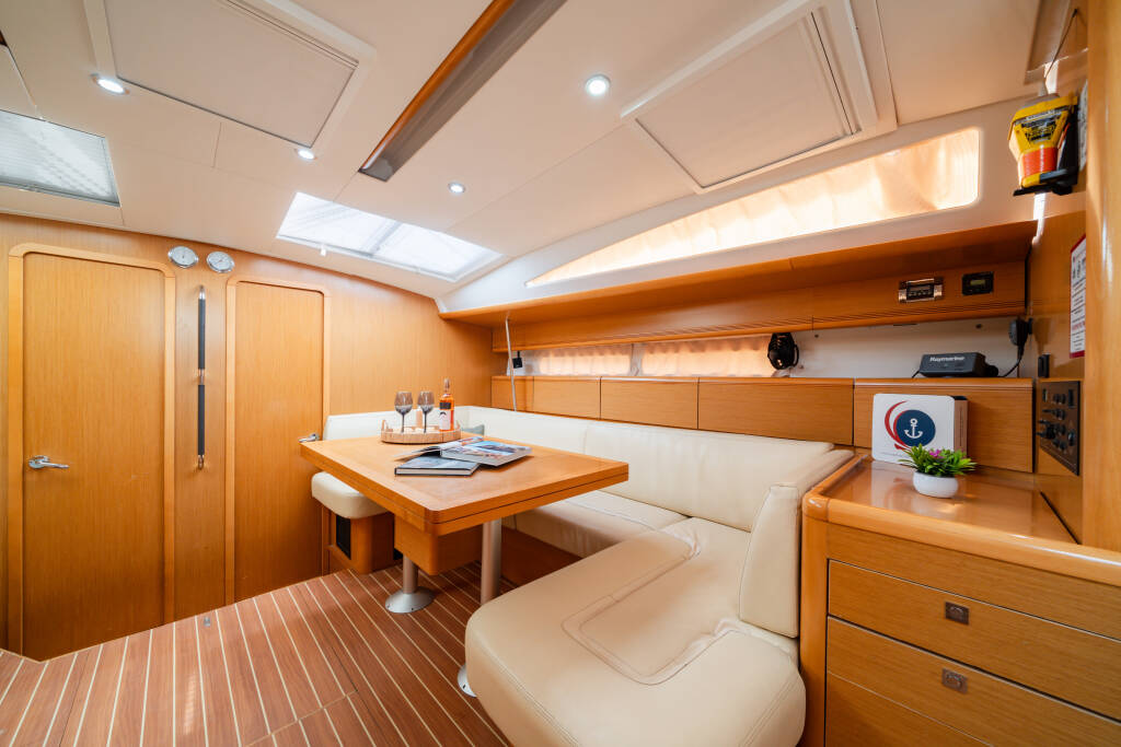 Jeanneau 53  REGINA V