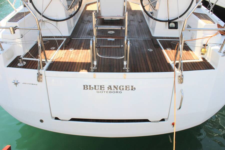 Jeanneau 54 Blue Angel