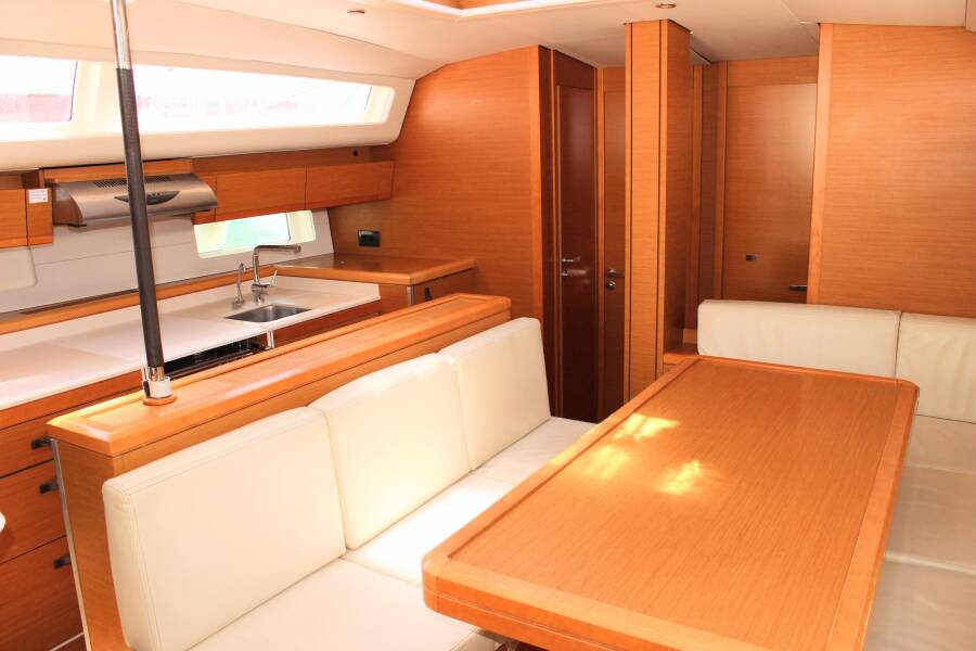 Jeanneau 54 Blue Angel