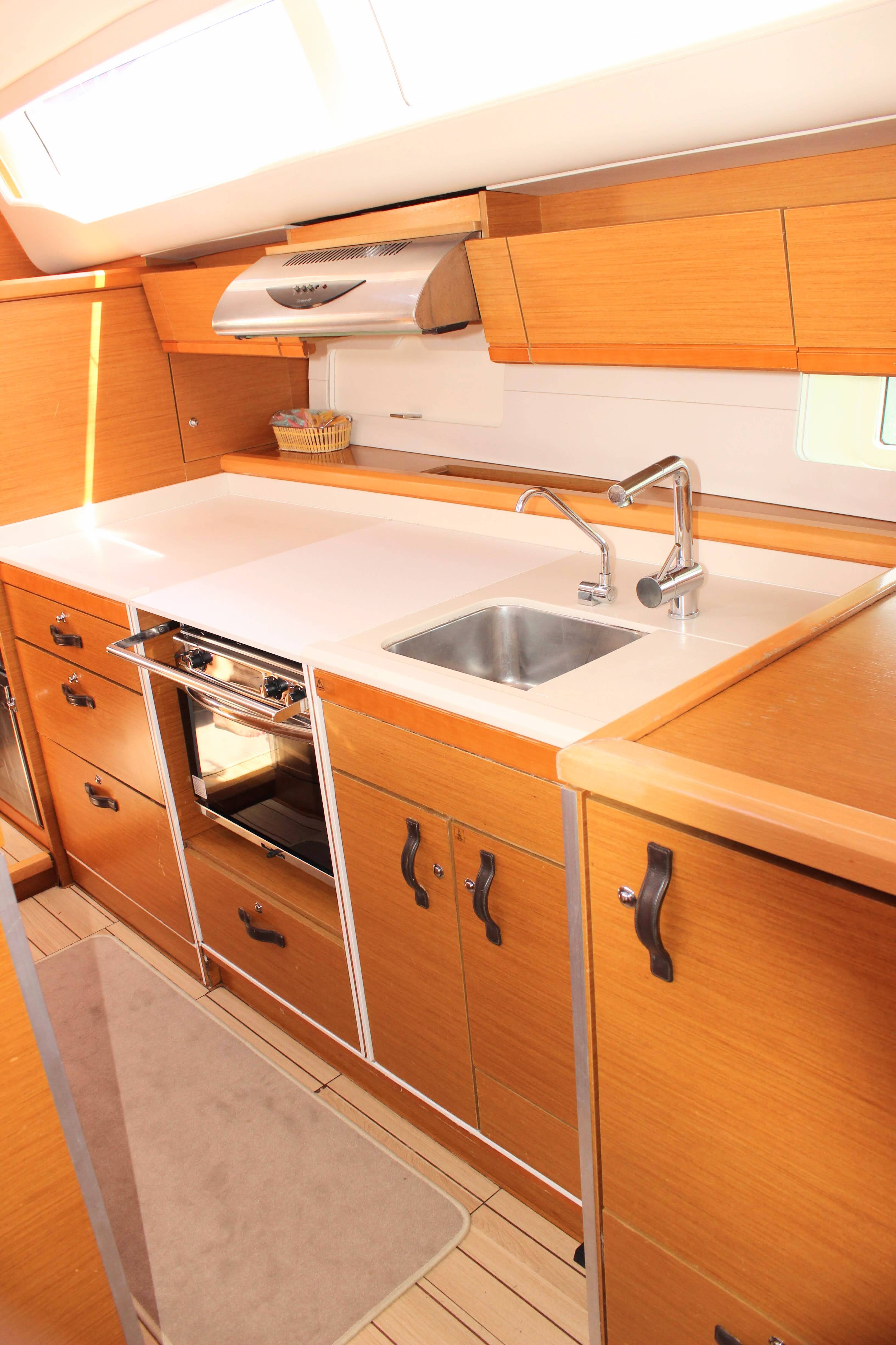 Jeanneau 54 Blue Angel