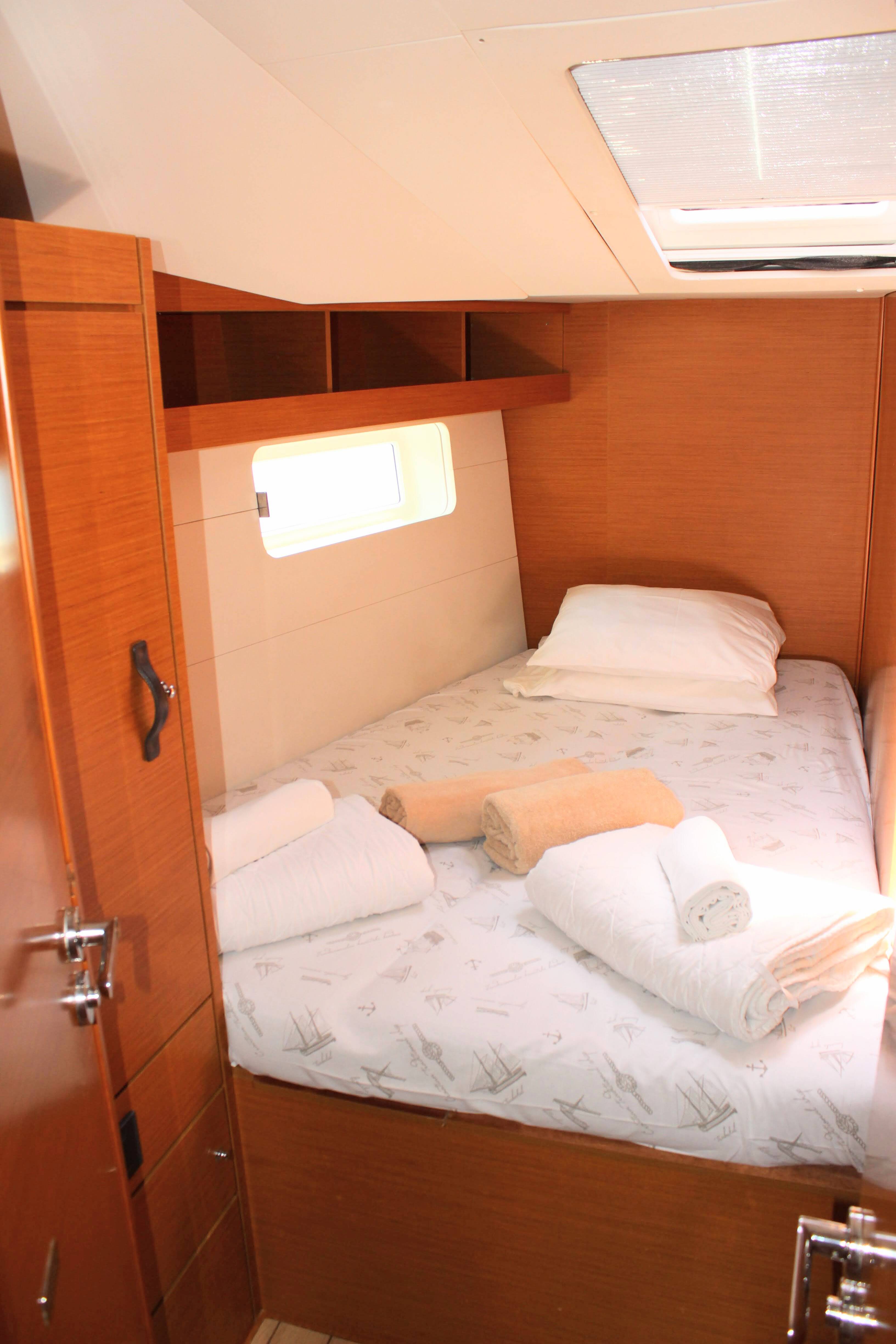 Jeanneau 54 Blue Angel