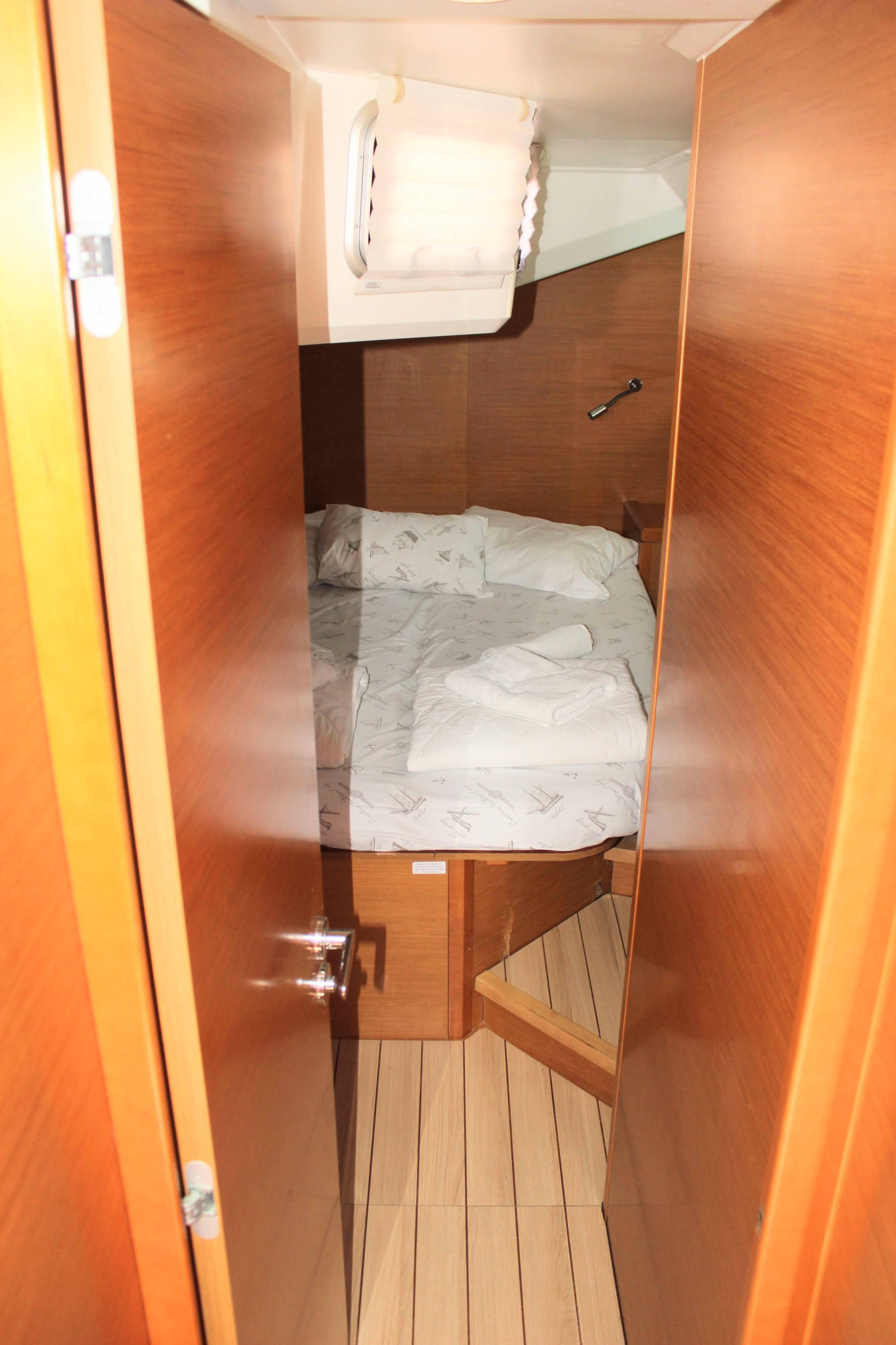 Jeanneau 54 Blue Angel