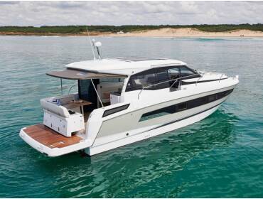 Jeanneau NC 37 • Black Pearl