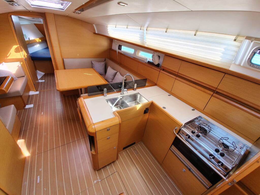 Jeanneau Sun Odyssey 409 T-Punch