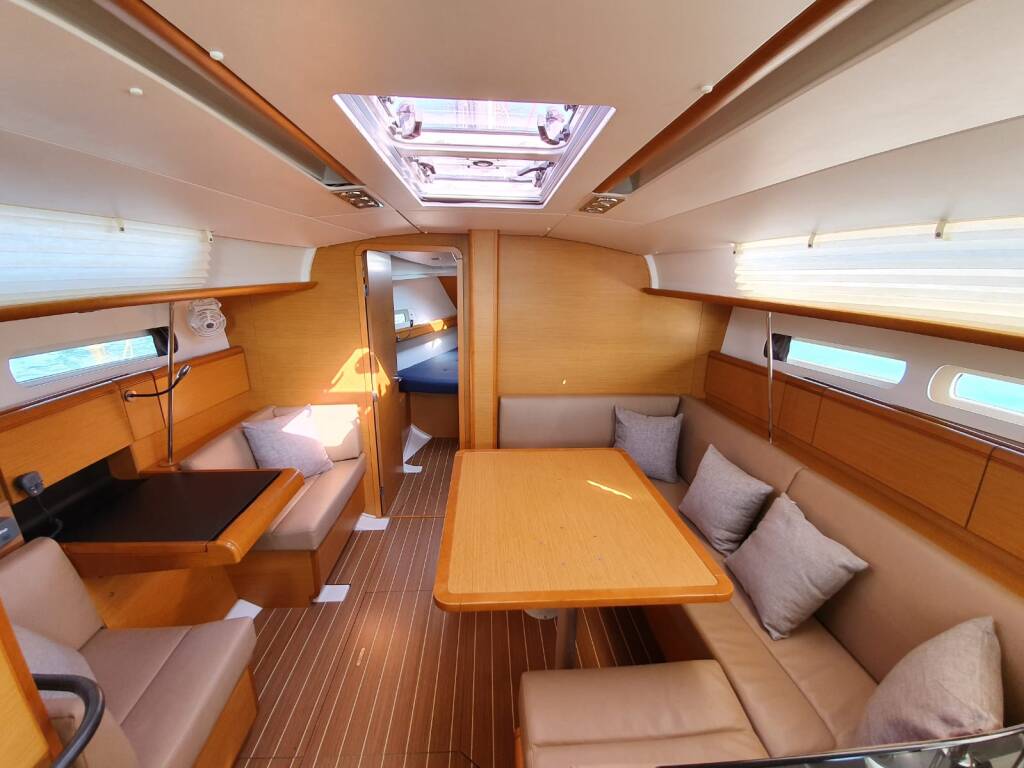 Jeanneau Sun Odyssey 409 T-Punch