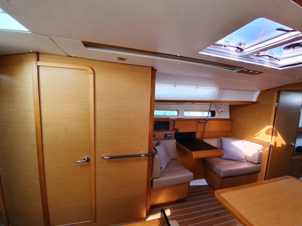 Jeanneau Sun Odyssey 409 T-Punch