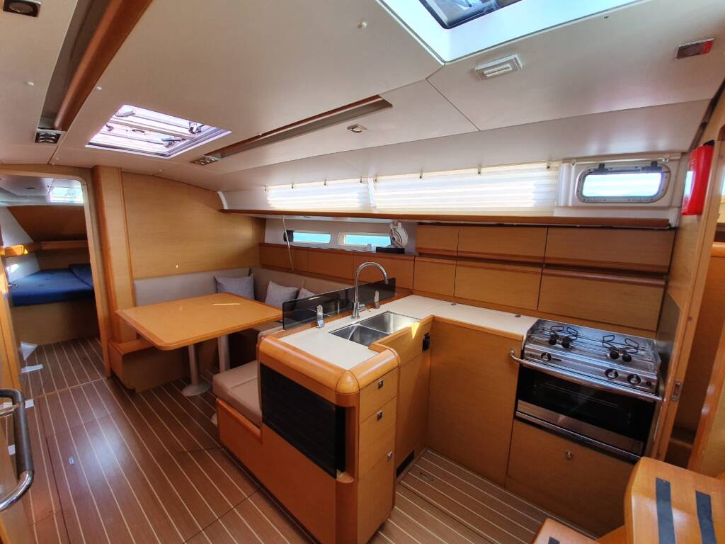 Jeanneau Sun Odyssey 409 T-Punch