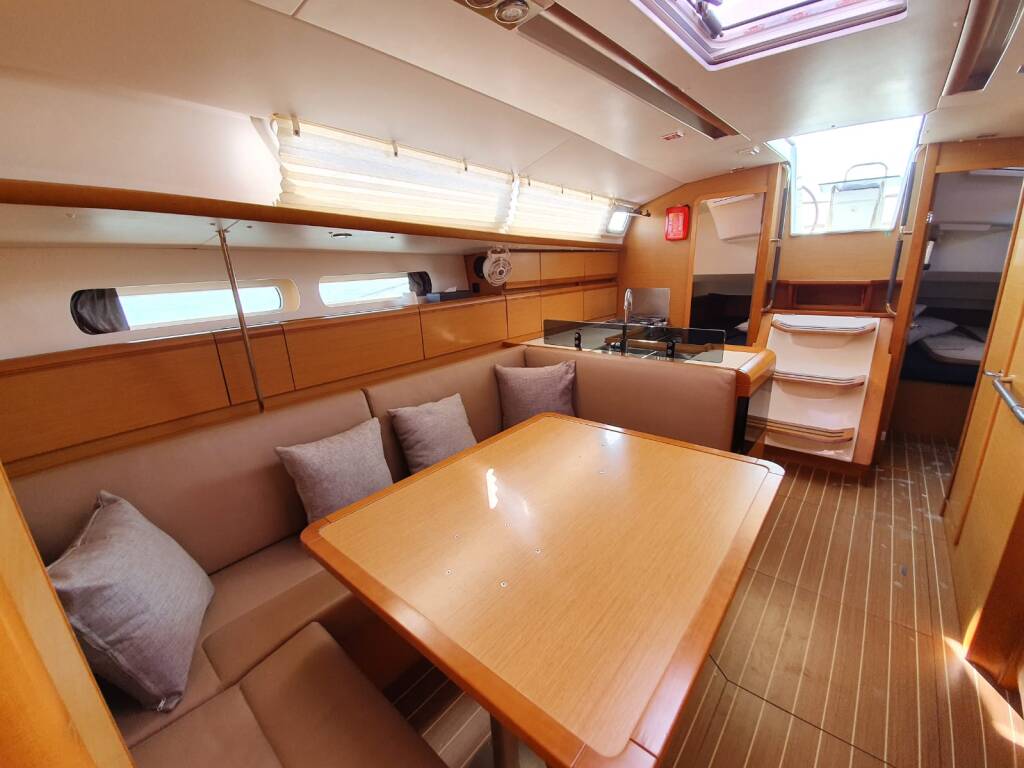 Jeanneau Sun Odyssey 409 T-Punch