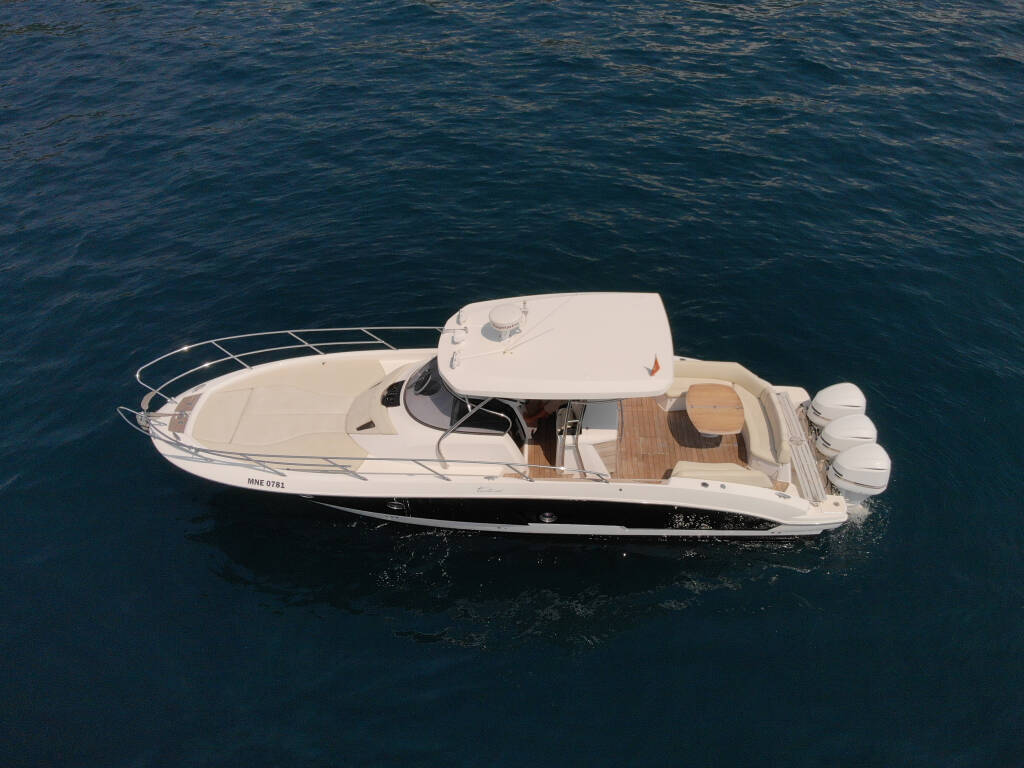 Key Largo 36 Zefirka