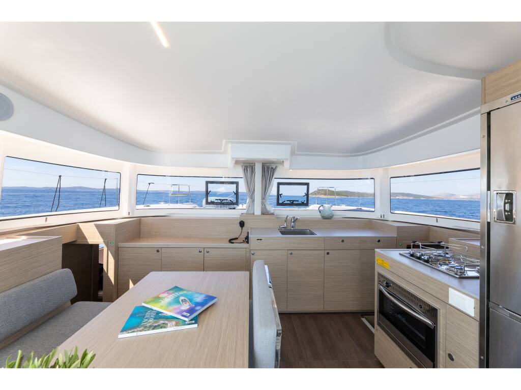 Lagoon 38 FURIA