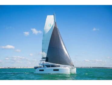 Lagoon 38 Blue Willi