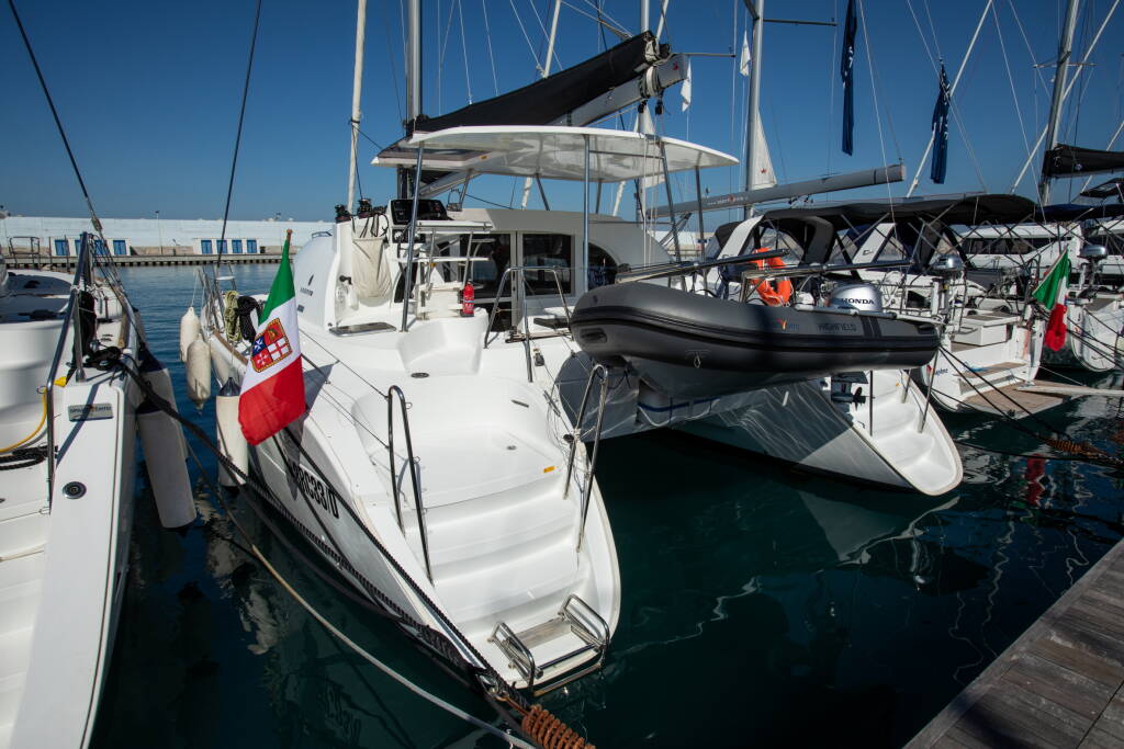 Lagoon 380 S2 Ploto - Standard line