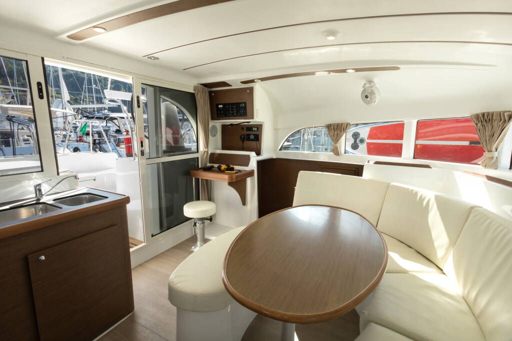 Lagoon 380 S2 Ploto - Standard line