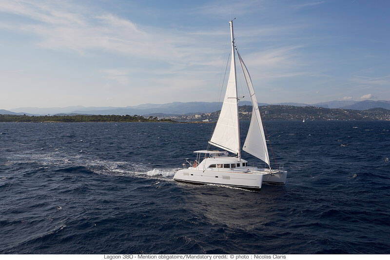 Lagoon 380 WHITE PEARL