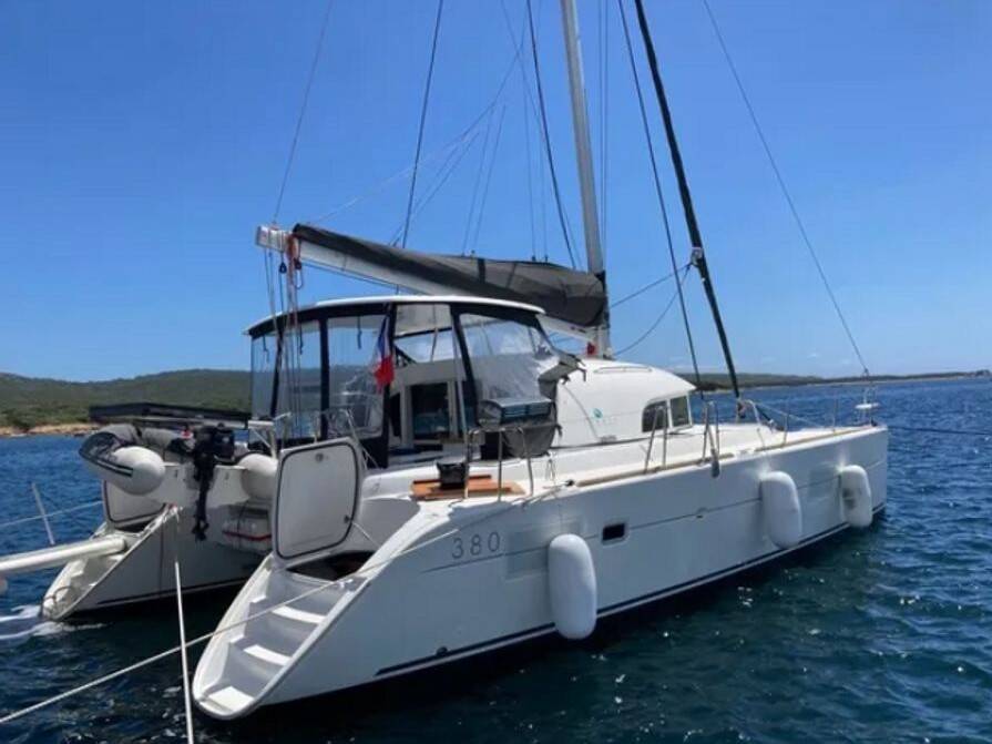 Lagoon 380 Arcane