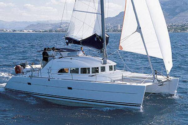 Lagoon 380 • Whooper