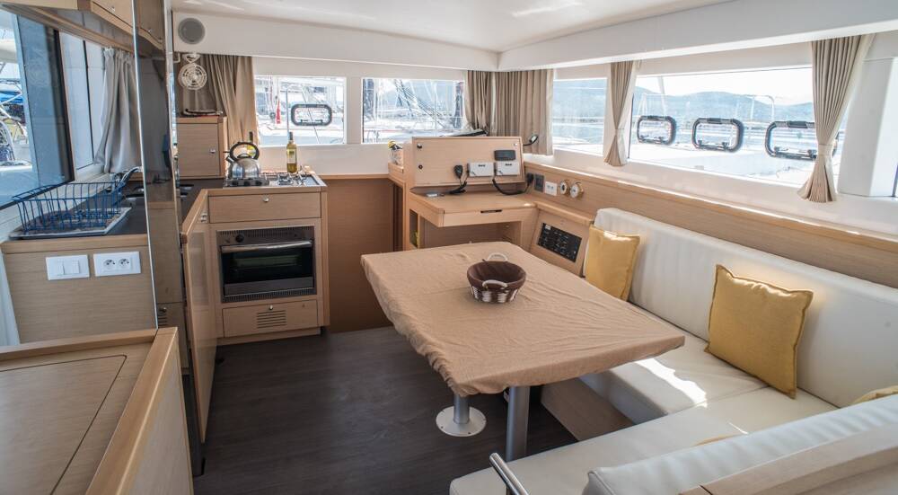 Lagoon 39 EXPLORER