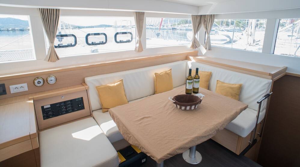 Lagoon 39 EXPLORER