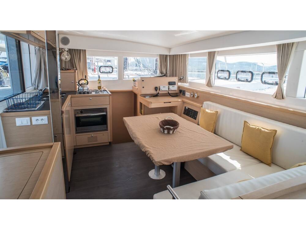 Lagoon 39 EXPLORER