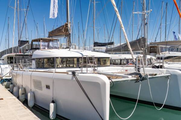 Lagoon 39 • Deep Blue