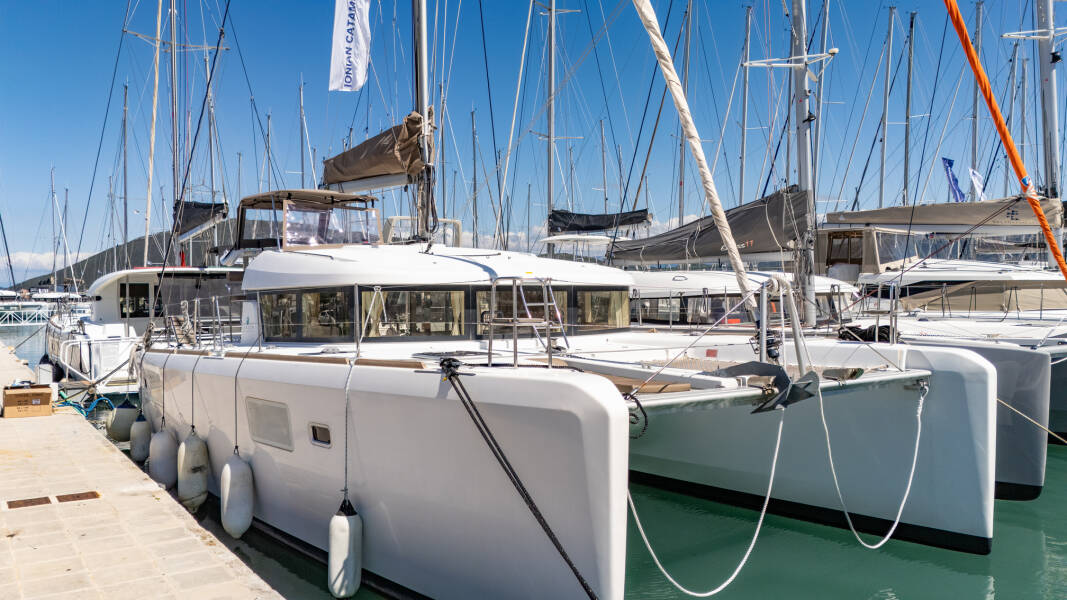 Lagoon 39 Deep Blue