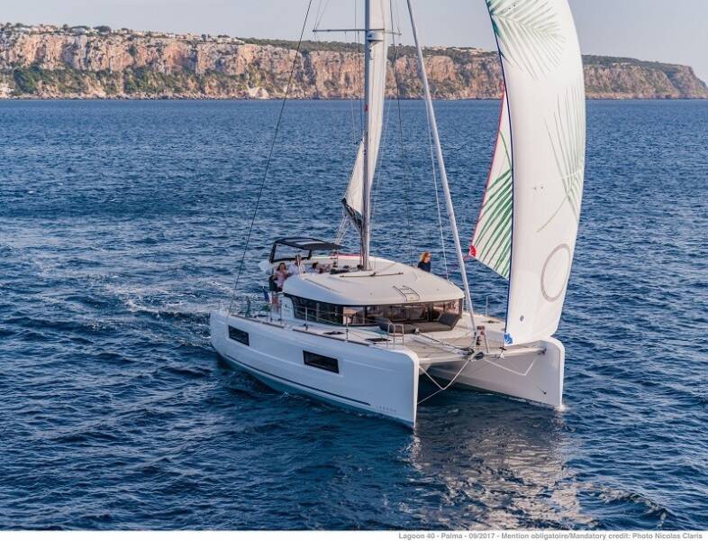 Lagoon 40 • COOL RUNNINGS 