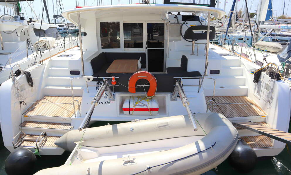 Lagoon 40 • ECONOMY