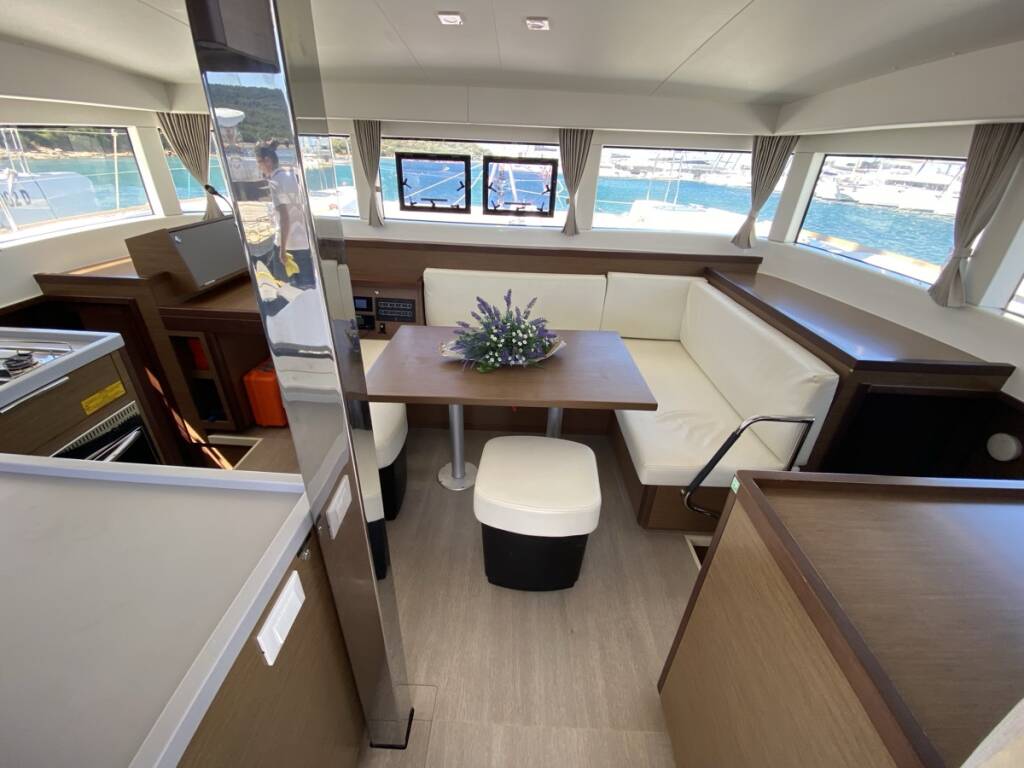 Lagoon 40 Aquila (WM, Inverter)