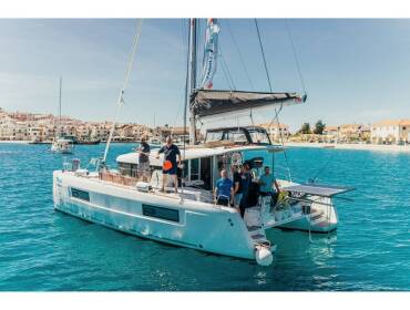 Lagoon 40 MEEA