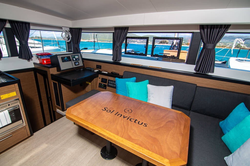 Lagoon 40 Sol Invictus VIP-equipped