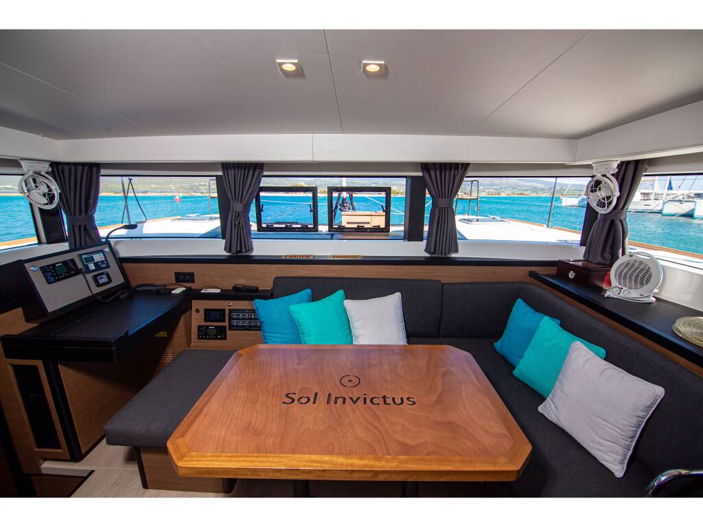 Lagoon 40 Sol Invictus VIP-equipped