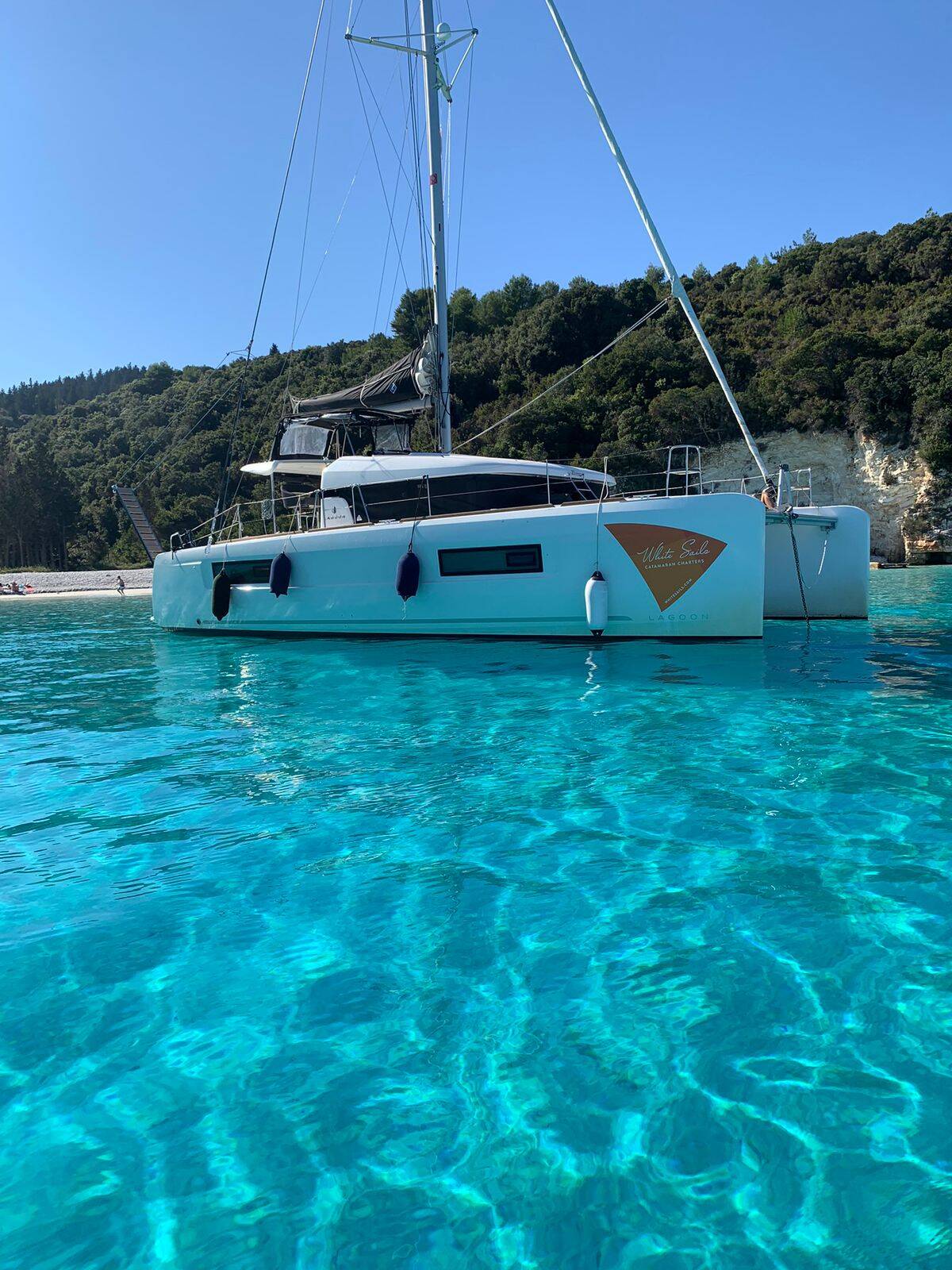 Lagoon 40 Bonobo | A/C generator watermaker