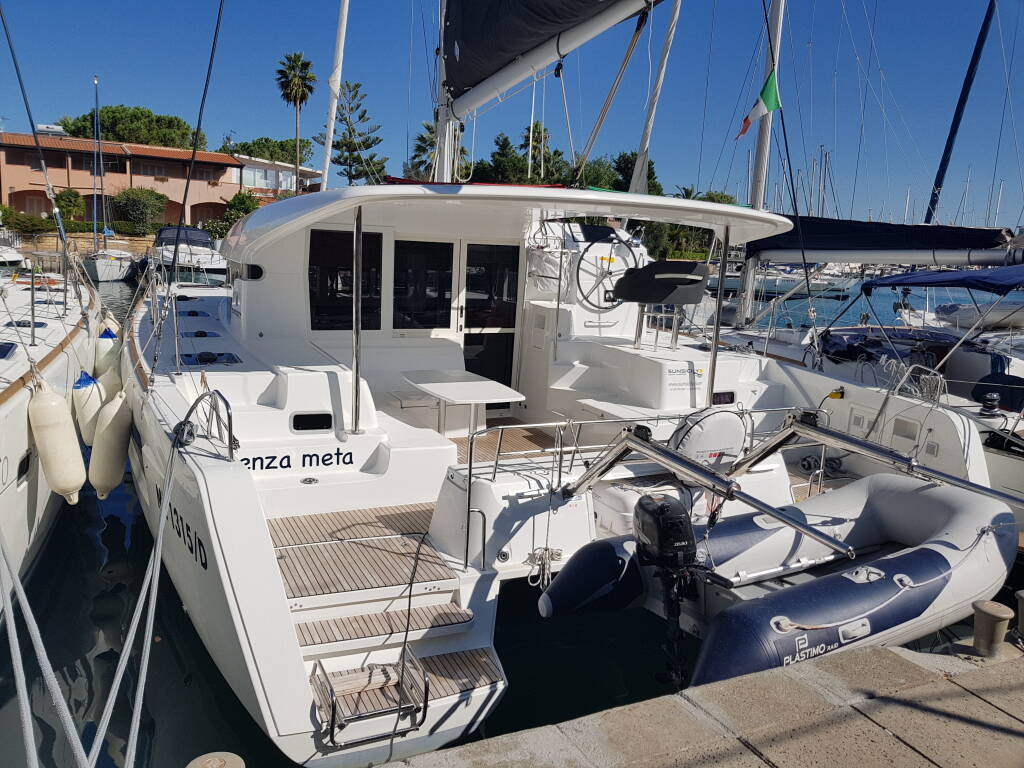 Lagoon 40 Senza Meta (A/C and Generator)