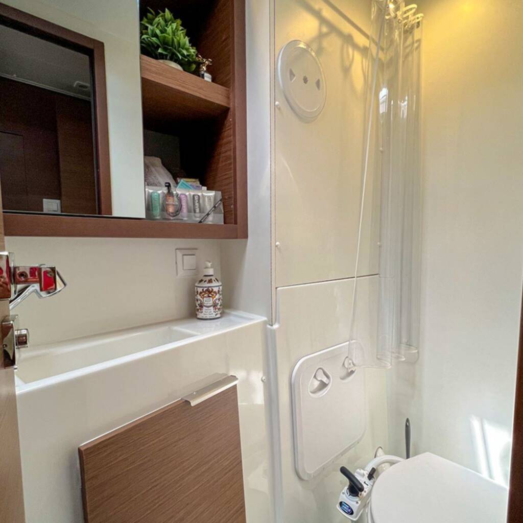 Lagoon 40 WHITE