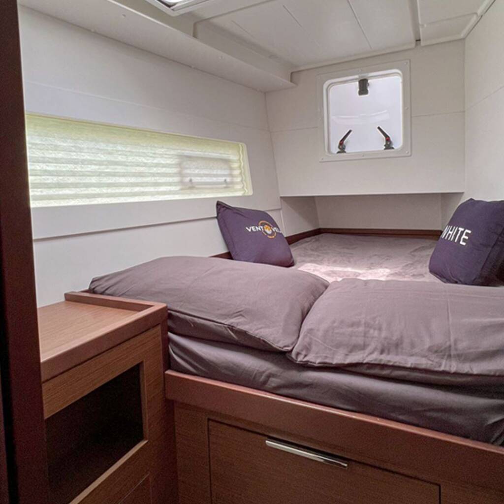 Lagoon 40 WHITE