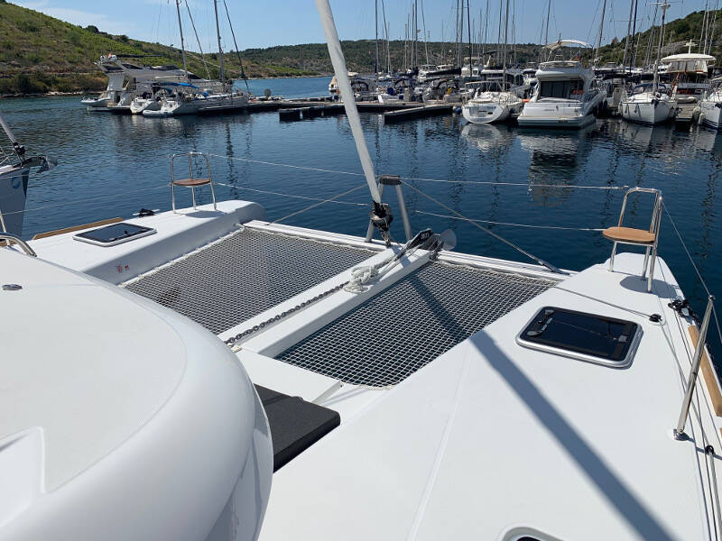 Lagoon 40 MONARCH 2020 (air condition, generator)