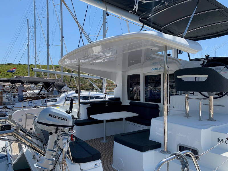Lagoon 40 MONARCH 2020 (air condition, generator)