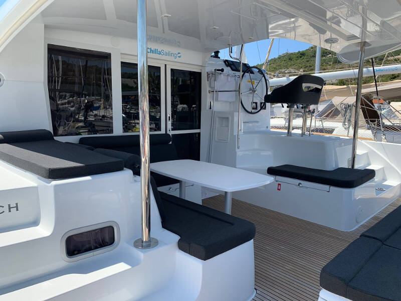 Lagoon 40 MONARCH 2020 (air condition, generator)