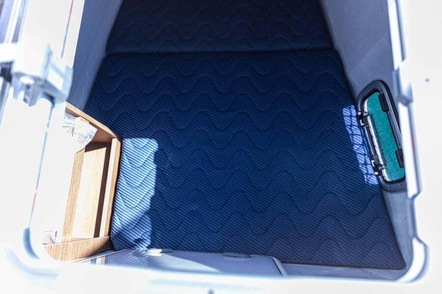 Lagoon 40 Sailor Moon