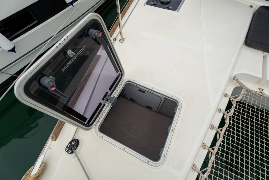 Lagoon 40 Mascalzone Lametino - Standard line