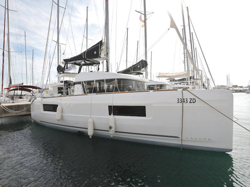 Lagoon 40 BLUE ANGEL
