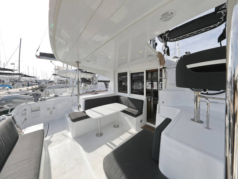 Lagoon 40 BLUE ANGEL