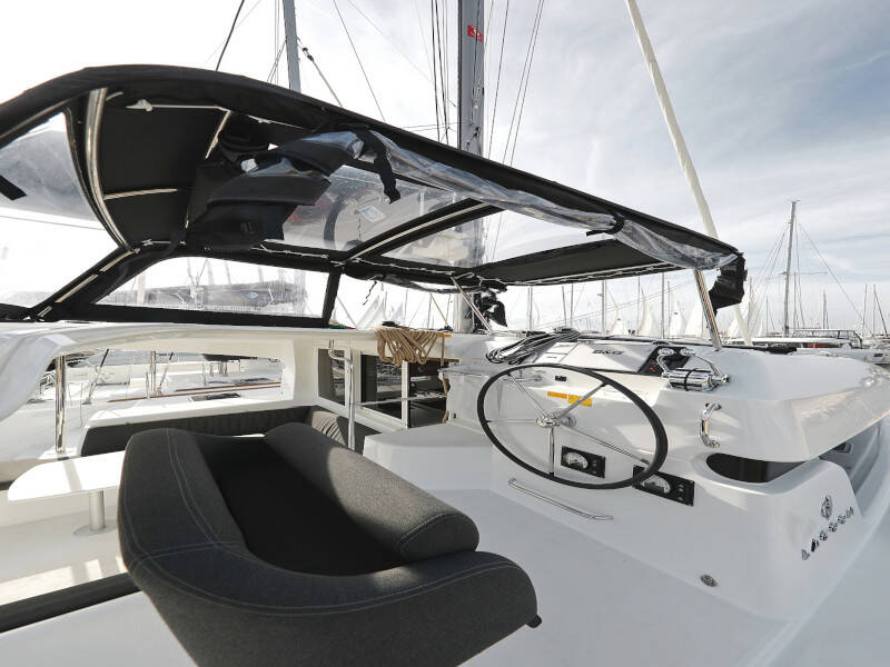 Lagoon 40 BLUE ANGEL
