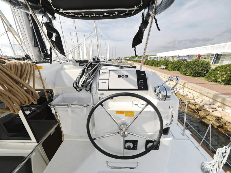 Lagoon 40 BLUE ANGEL